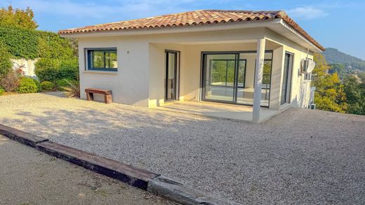 Villa in Les Adrets-de-l'Estérel, Var