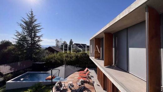 Casa di lusso a Annecy-le-Vieux, Alta Savoia