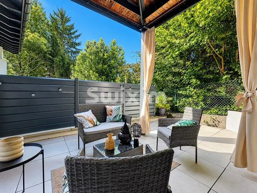Apartment / Etagenwohnung in Sauverny, Ain