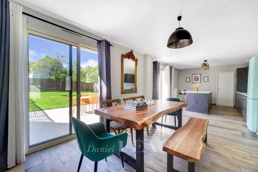 Luxury home in Fontenay-le-Fleury, Yvelines