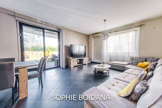 Apartment / Etagenwohnung in Neuilly-sur-Seine, Hauts-de-Seine