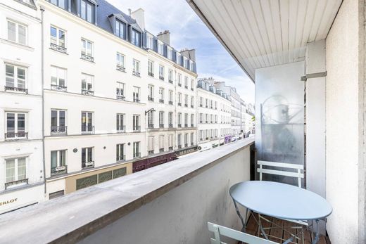 Apartment in Tour Eiffel, Invalides – Ecole Militaire, Saint-Thomas d’Aquin, Paris