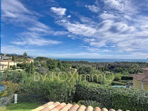 Villa in Villeneuve-Loubet, Alpes-Maritimes