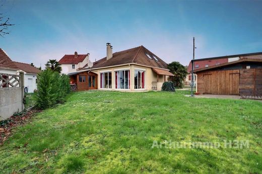 Luxury home in Beauchamp, Val d'Oise
