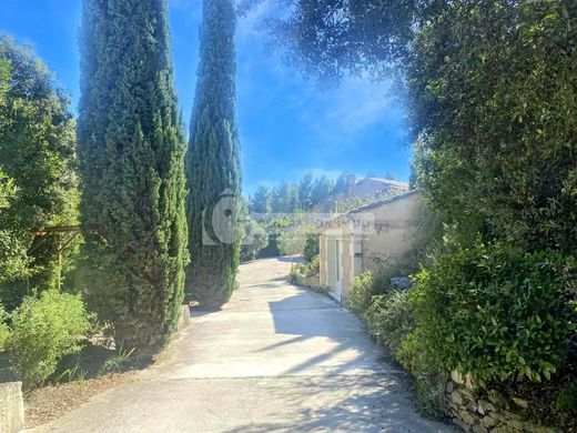 Paradou, Bouches-du-Rhôneの高級住宅