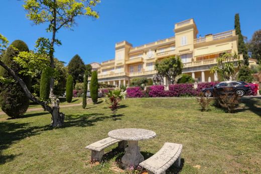 Apartment / Etagenwohnung in Cannes, Alpes-Maritimes