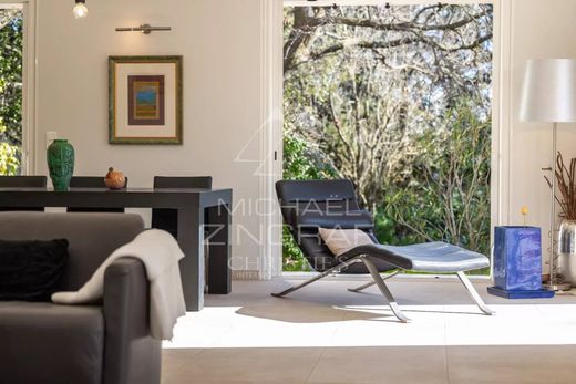 Luxury home in Cabrières-d'Avignon, Vaucluse