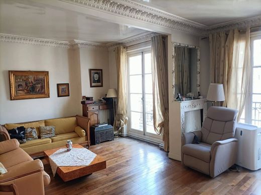 Apartment in Motte-Picquet, Commerce, Necker, Paris