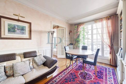 Apartment / Etagenwohnung in Belleville, Père-Lachaise, Ménilmontant, Paris