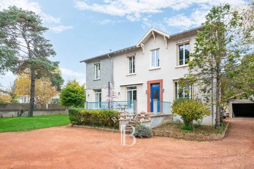 Luxe woning in Tassin-la-Demi-Lune, Rhône