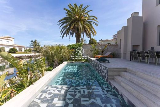 Villa in Empuriabrava, Province of Girona