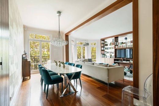 Apartment in Motte-Picquet, Commerce, Necker, Paris