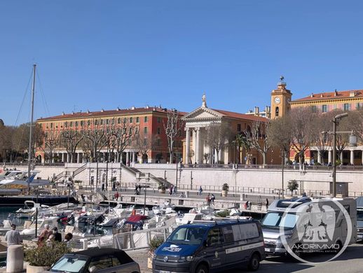 Apartment / Etagenwohnung in Nizza, Alpes-Maritimes