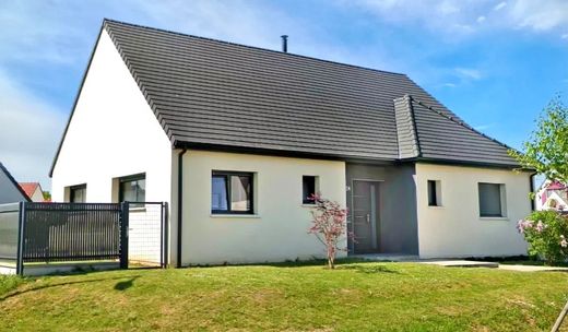Luxury home in Bertangles, Somme