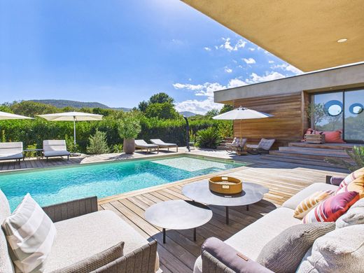 Villa a Sainte-Lucie de Porto-Vecchio, Corsica del Sud