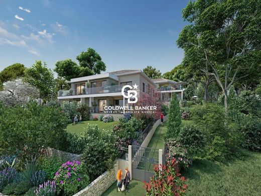Apartment / Etagenwohnung in Sanary-sur-Mer, Var