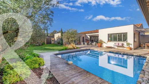 Элитный дом, Saint-Rémy-de-Provence, Bouches-du-Rhône