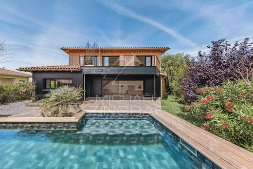Luxury home in La Teste-de-Buch, Gironde