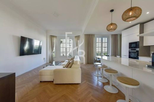 カンヌ, Alpes-Maritimesのアパートメント