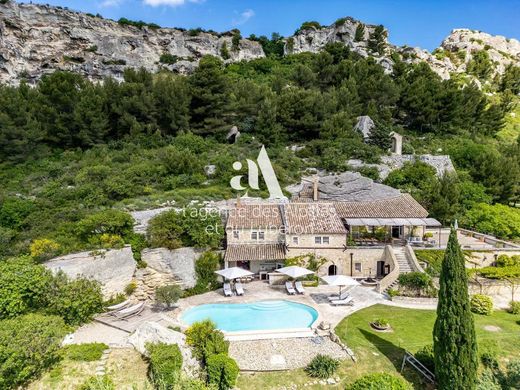 Rural or Farmhouse in Les Baux de Provence, Bouches-du-Rhône