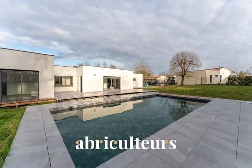 Maison de luxe à Loupes, Gironde