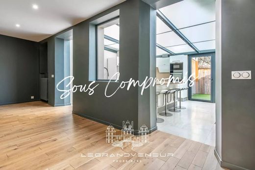 Apartment / Etagenwohnung in Fontainebleau, Seine-et-Marne