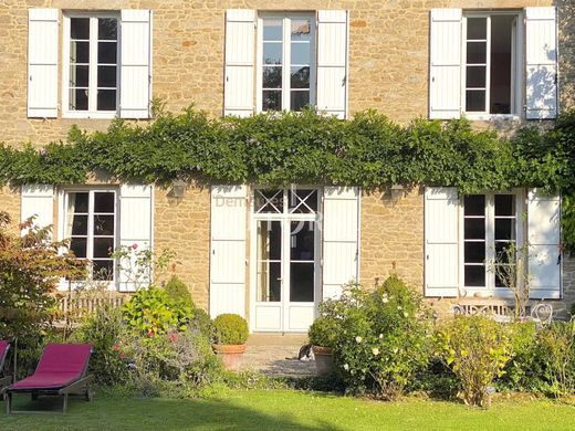 Luxus-Haus in Dinan, Côtes-d'Armor