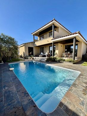 Вилла, Manduel, Gard