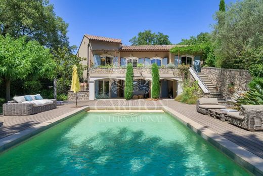 Villa in Châteauneuf-Grasse, Alpes-Maritimes