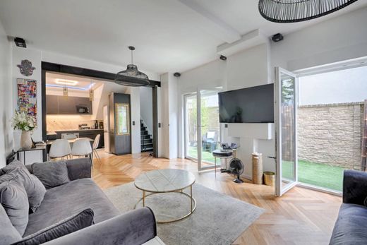 Apartment in La Varenne-Saint-Hilaire, Val-de-Marne