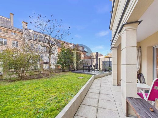 Daire Le Plessis-Robinson, Hauts-de-Seine