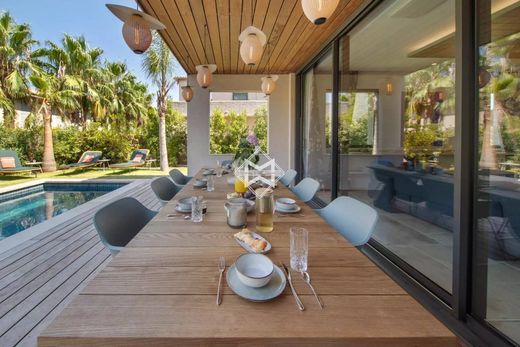 호화 저택 / 생 트로 페, Var