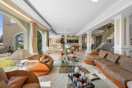 Luxury home in Mougins, Alpes-Maritimes