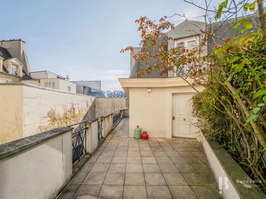 Apartment / Etagenwohnung in Temple, Rambuteau – Francs Bourgeois, Réaumur, Paris