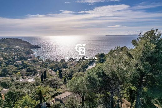 Casa di lusso a Rayol-Canadel-sur-Mer, Var