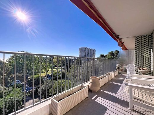 Apartment / Etagenwohnung in Cagnes-sur-Mer, Alpes-Maritimes