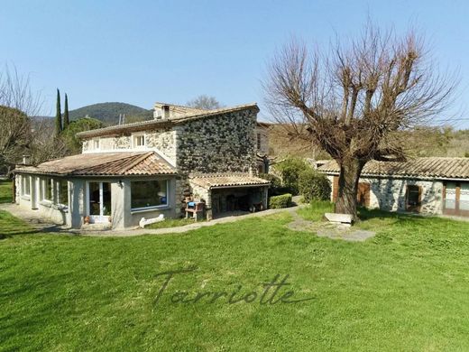 Demeure ou Maison de Campagne en Vente à Rochemaure