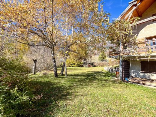 Luxury home in Saint-Hilaire, Isère