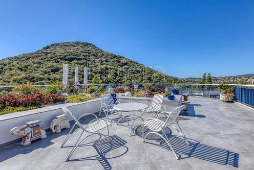 ‏דירה ב  Mandelieu-la-Napoule, Alpes-Maritimes