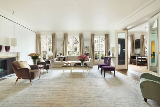 Apartment in Saint-Germain, Odéon, Monnaie, Paris