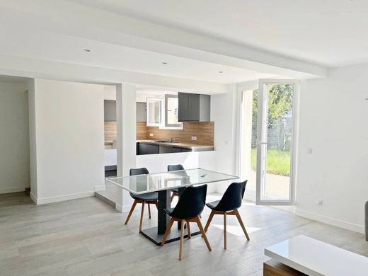 ‏בתי יוקרה ב  Champigny-sur-Marne, Val-de-Marne