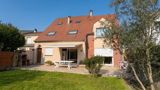 Casa di lusso a Villemomble, Seine-Saint-Denis