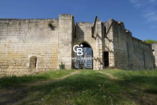 Château à Nieul-lès-Saintes, Charente-Maritime