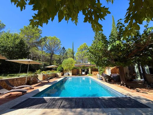 Luxury home in Le Tholonet, Bouches-du-Rhône