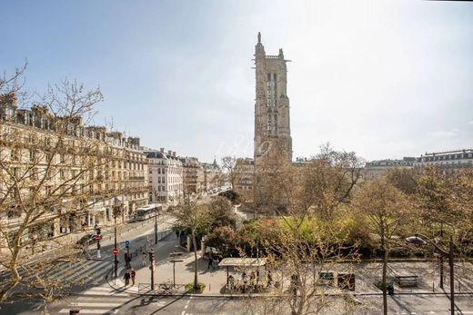 Apartment in Chatelet les Halles, Louvre-Tuileries, Palais Royal, Paris