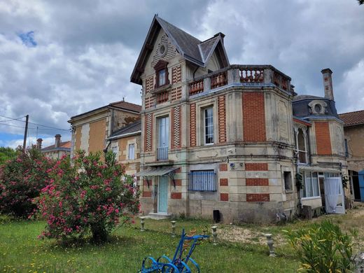 Luksusowy dom w Saint-Christoly-de-Blaye, Gironde