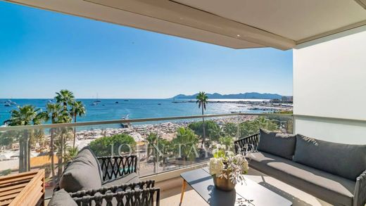 カンヌ, Alpes-Maritimesのアパートメント