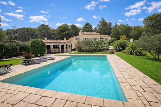 Luxus-Haus in Lambesc, Bouches-du-Rhône