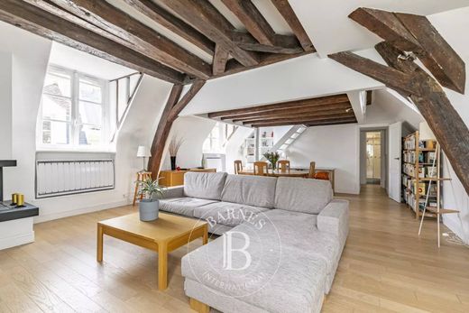 Apartment in Saint-Germain, Odéon, Monnaie, Paris