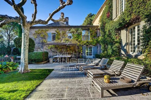 Элитный дом, Saint-Rémy-de-Provence, Bouches-du-Rhône